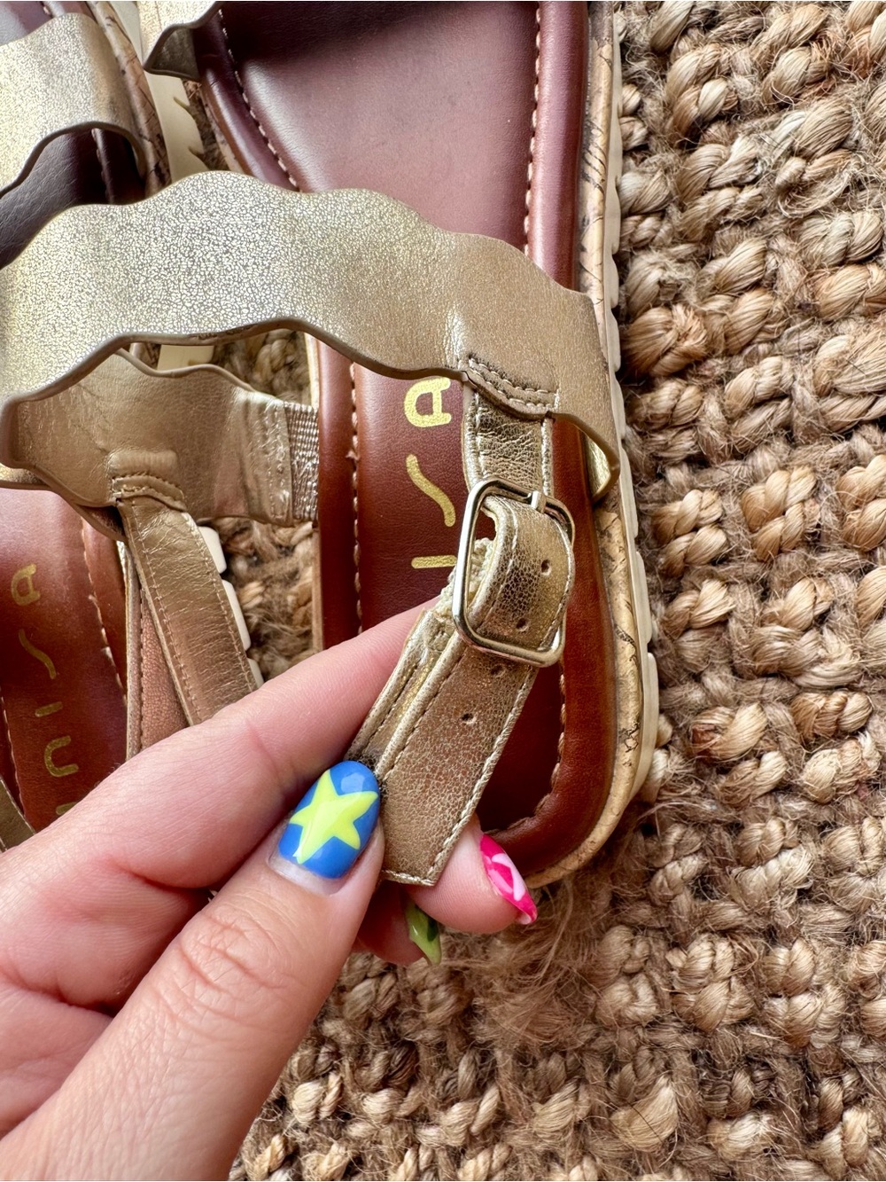 Unisa Gold Scallop-Strap Leather Platform Sandals - Picture 5 of 6